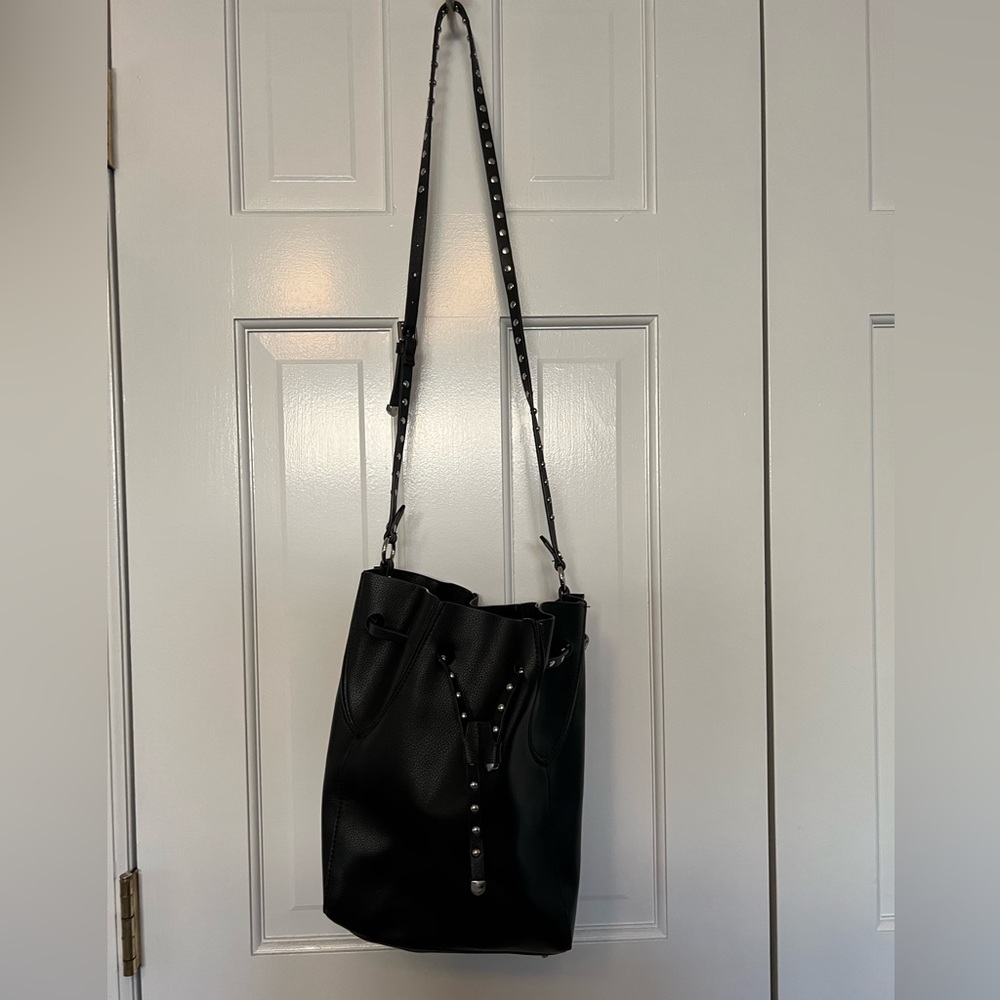 Black crossbody bucket bag
